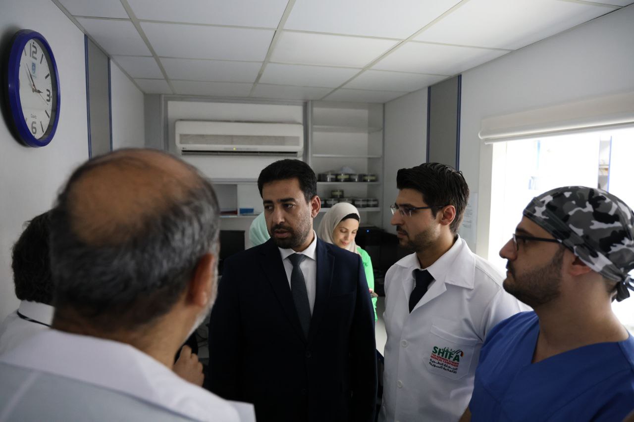 أجرى وزير الصحة جولة على العمليات الجراحية ضمن حملة "شفاء 2" في مشفى دمشق لأمراض وجراحة القلب
