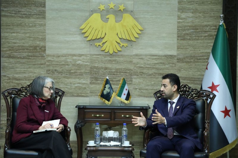 التقى وزير الصحة، رئيسة الاتحاد الدولي لجمعيات الصليب الأحمر والهلال الأحمر والوفد المرافق لها، لبحث سبل الارتقاء بمستوى التنسيق الميداني