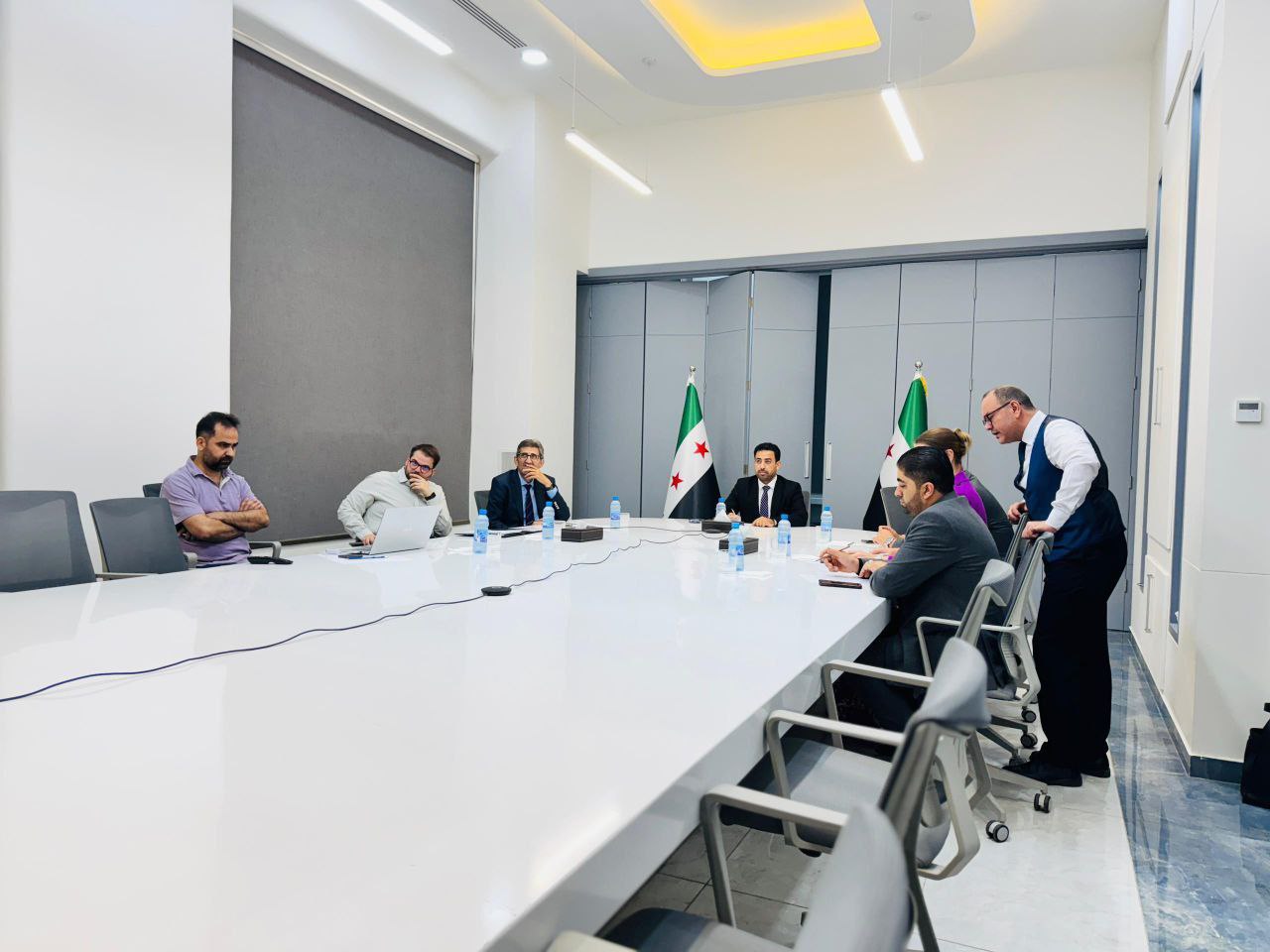 بهدف تعزيز التعاون مع منظمة الصحة العالمية عُقد اجتماع عبر تقنية الاتصال المرئي في وزارة الصحة برئاسة وزير الصحة