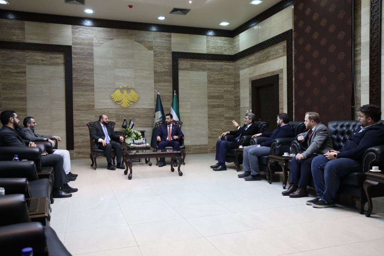 بحث وزير الصحة الدكتور مصعب العلي، مع محافظ دمشق ماهر مروان إدلبي، سبل تعزيز التعاون المشترك