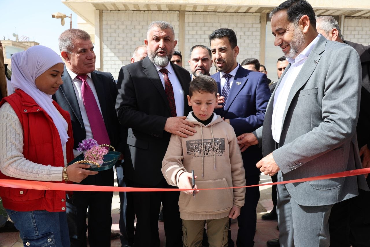 افتتح وزير الصحة اليوم عدداً من المرافق الصحية في محافظة درعا، حيث دشّن مركز السلّ الصحي في مدينة درعا