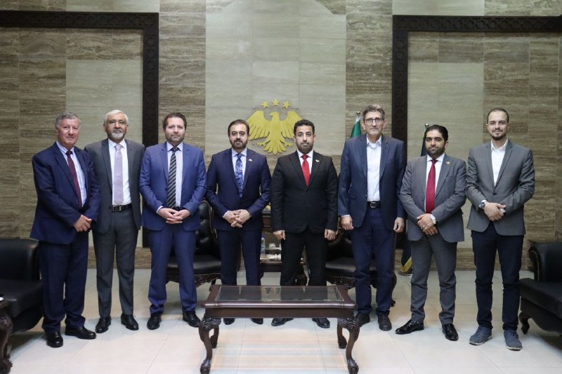 وزير الصحة يبحث مع القائم بالأعمال الباكستاني سبل تعزيز التعاون الطبي والصناعي بين البلدين