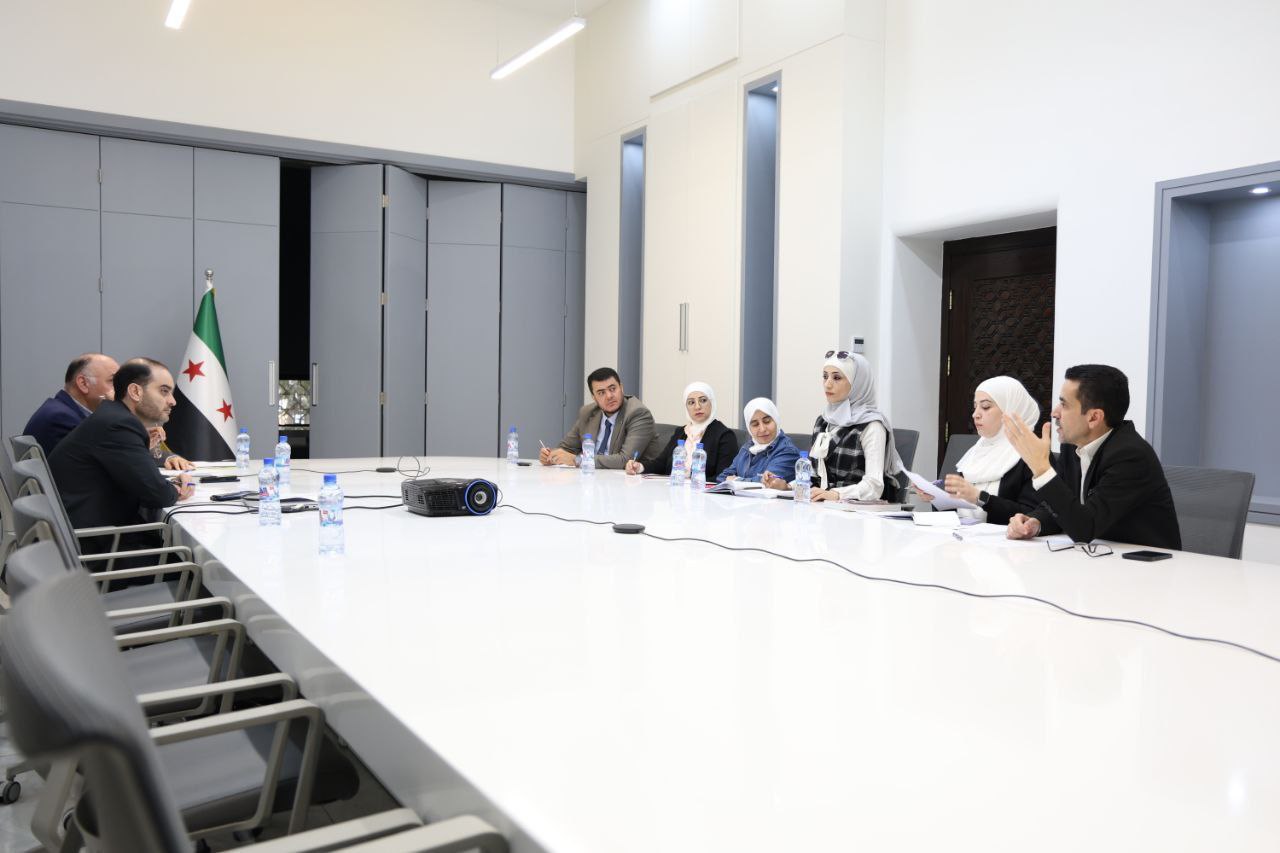 عقدت وزارة الصحة السورية اجتماعاً مع نقابة الصيادلة المركزية، برئاسة معاون وزير الصحة للشؤون الصيدلانية