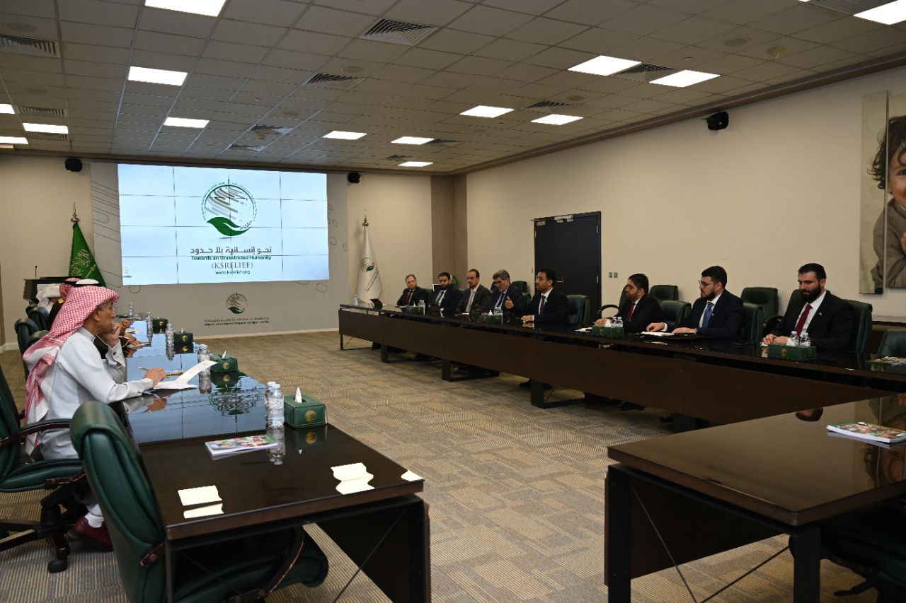 زار وزير الصحة الدكتور "مصعب العلي" مركز الملك سلمان للإغاثة والأعمال الإنسانية